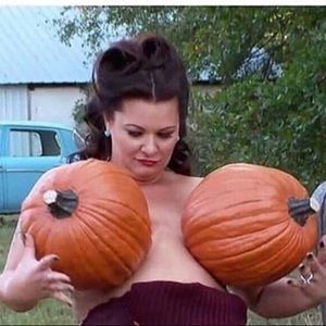 Meet your Posher, Amaris